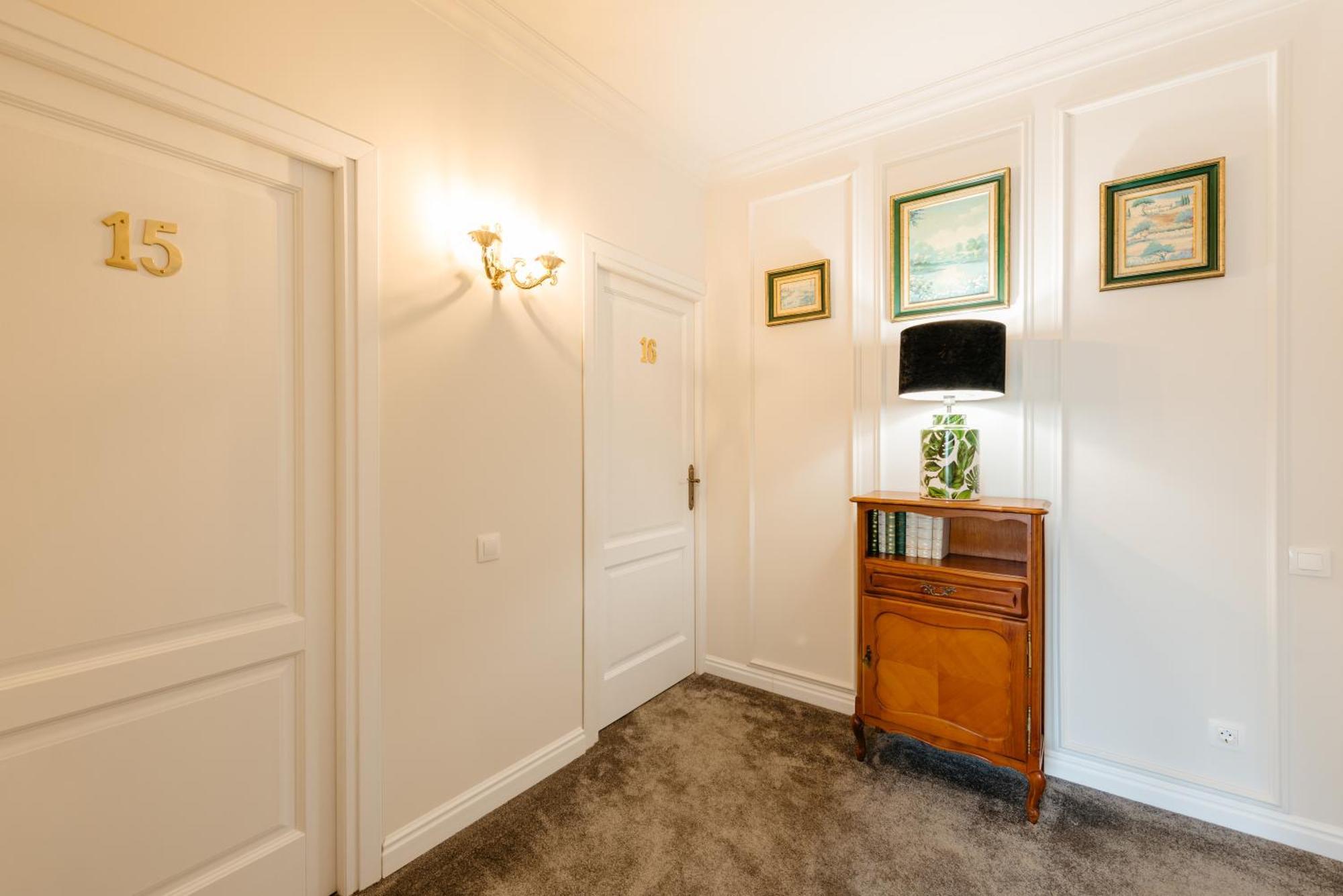 كلوج-نابوكا Ateneea Luxury Rooms المظهر الخارجي الصورة